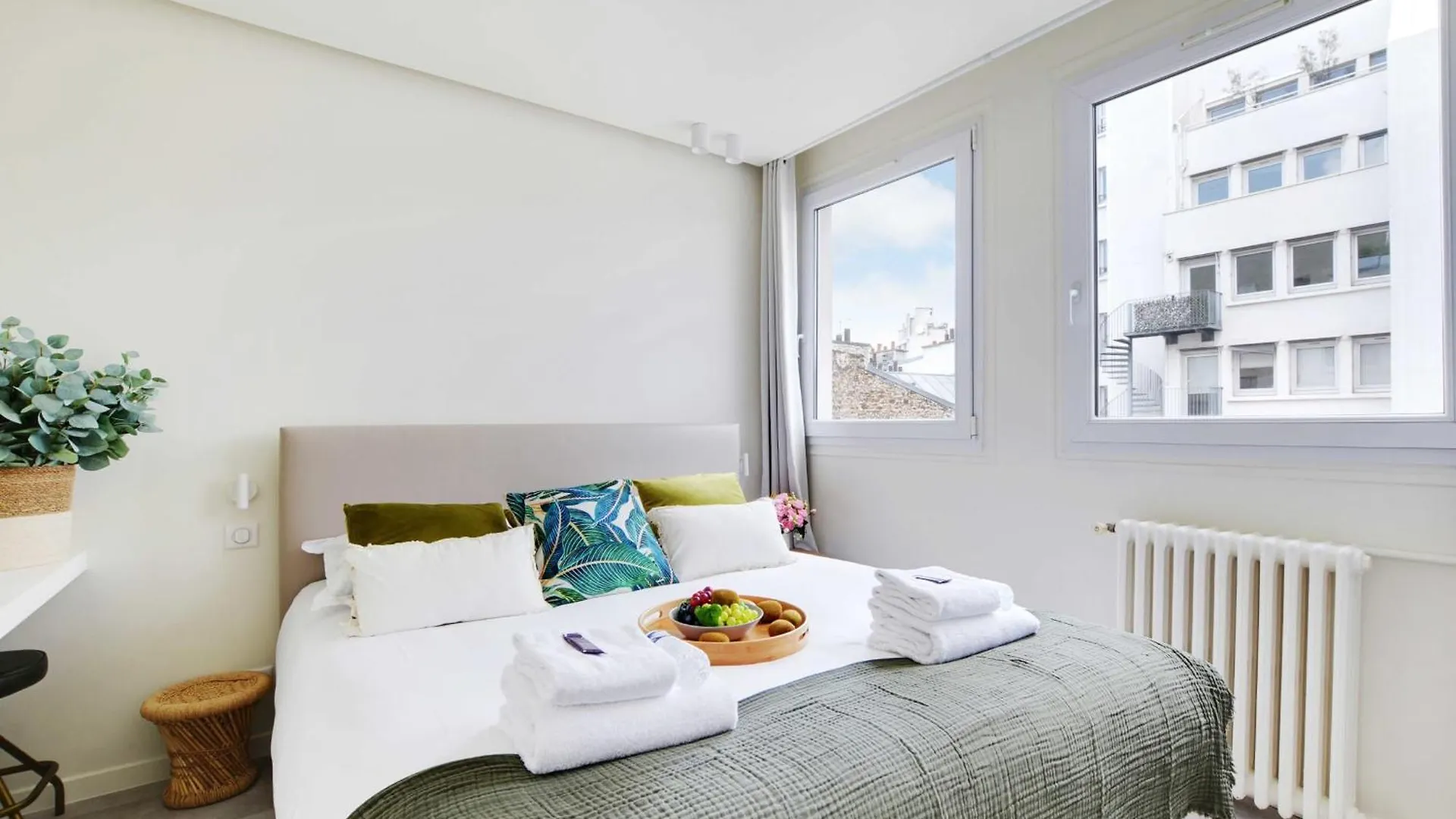 Residence Champs Elysees - Ponthieu Paris France