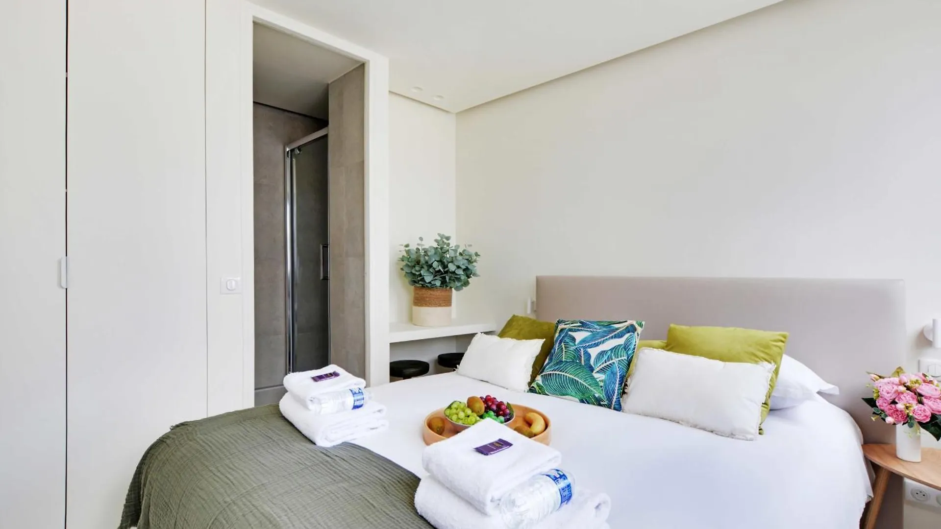 Residence Champs Elysees - Ponthieu Paris 0*,  France